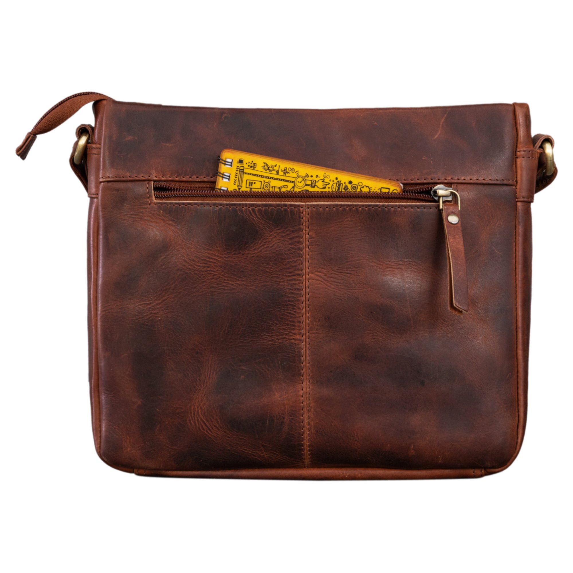 Damenhandtasche aus echtem Leder in cognac mit einem befüllten Reißverschlussfach auf der Rückseite